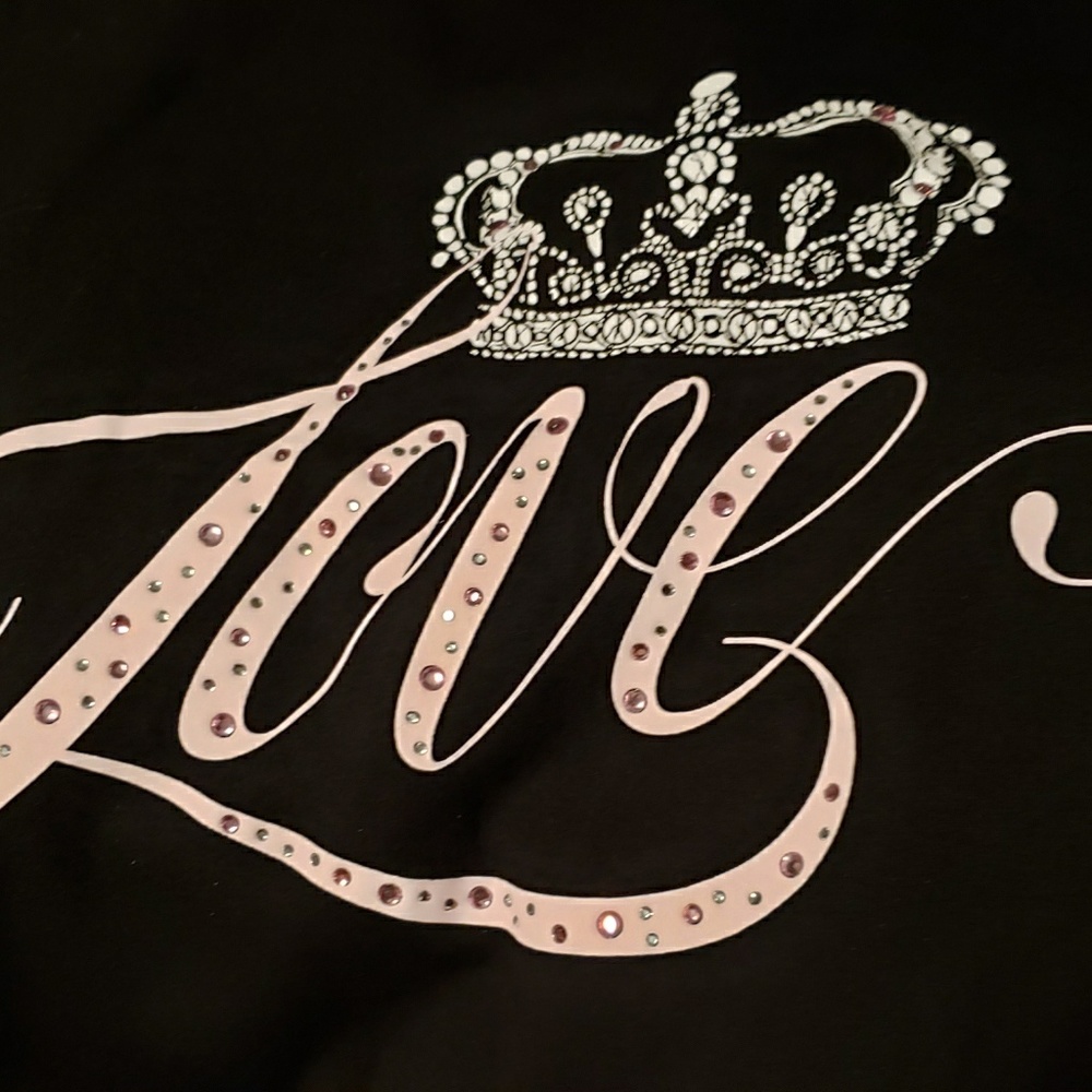 Victoria's secret long sleeve shirt says love - Picture 3 of 8